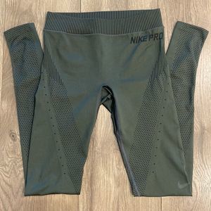 Nike Pro Limitless Hypercool Seamless Olive Green Training
Leggings Size XS
